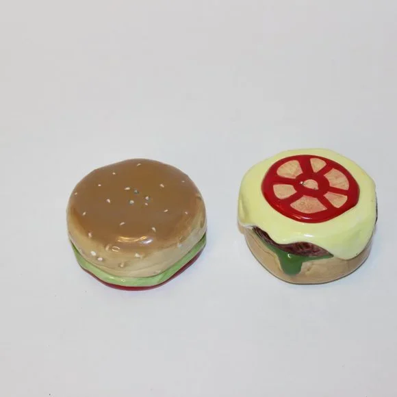 Pier 1 Salt and Pepper Shaker, Cheeseburger Salt and Pepper Shaker - Picture 4 of 7